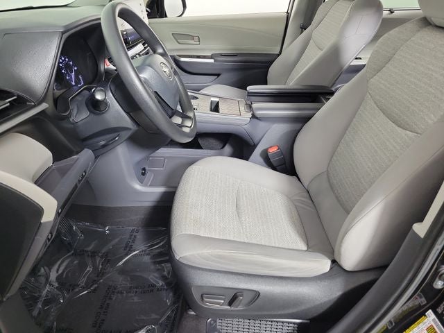 2023 Toyota Sienna LE 8 Passenger
