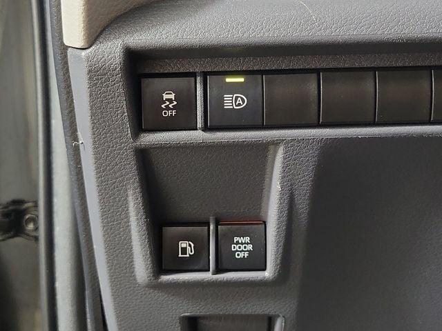 2023 Toyota Sienna LE 8 Passenger