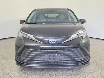 2023 Toyota Sienna LE 8 Passenger