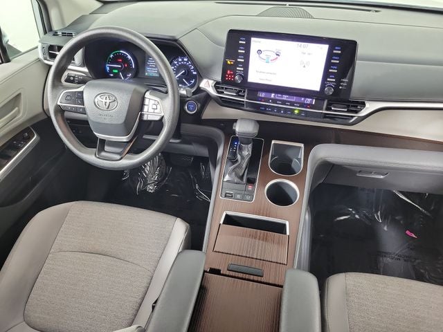 2021 Toyota Sienna LE 8 Passenger