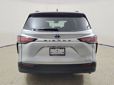 2021 Toyota Sienna LE 8 Passenger