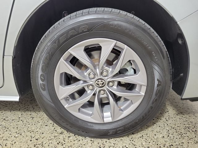 2021 Toyota Sienna LE 8 Passenger