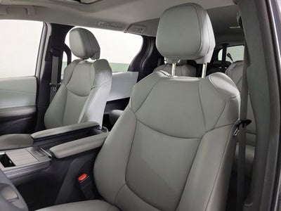 2025 Toyota Sienna XLE 8 Passenger