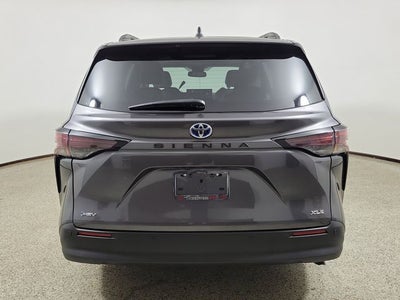 2025 Toyota Sienna XLE 8 Passenger