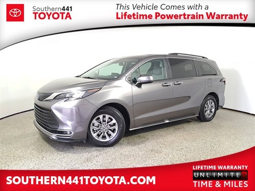 2024 Toyota Sienna XLE 8 Passenger