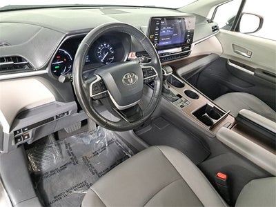 2024 Toyota Sienna XLE 8 Passenger