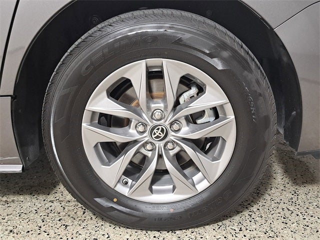 2024 Toyota Sienna XLE 8 Passenger