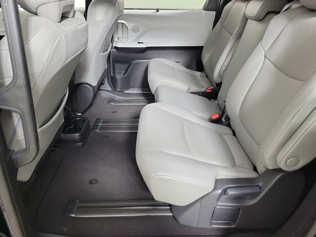 2025 Toyota Sienna XLE 8 Passenger