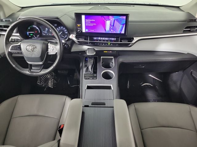 2025 Toyota Sienna XLE 8 Passenger