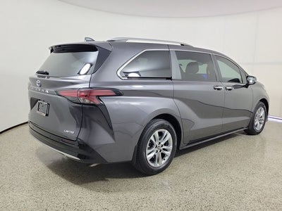 2025 Toyota Sienna Limited 7 Passenger