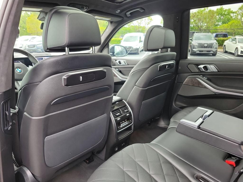 2025 BMW X7 xDrive40i M