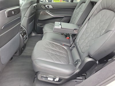 2025 BMW X7 xDrive40i M
