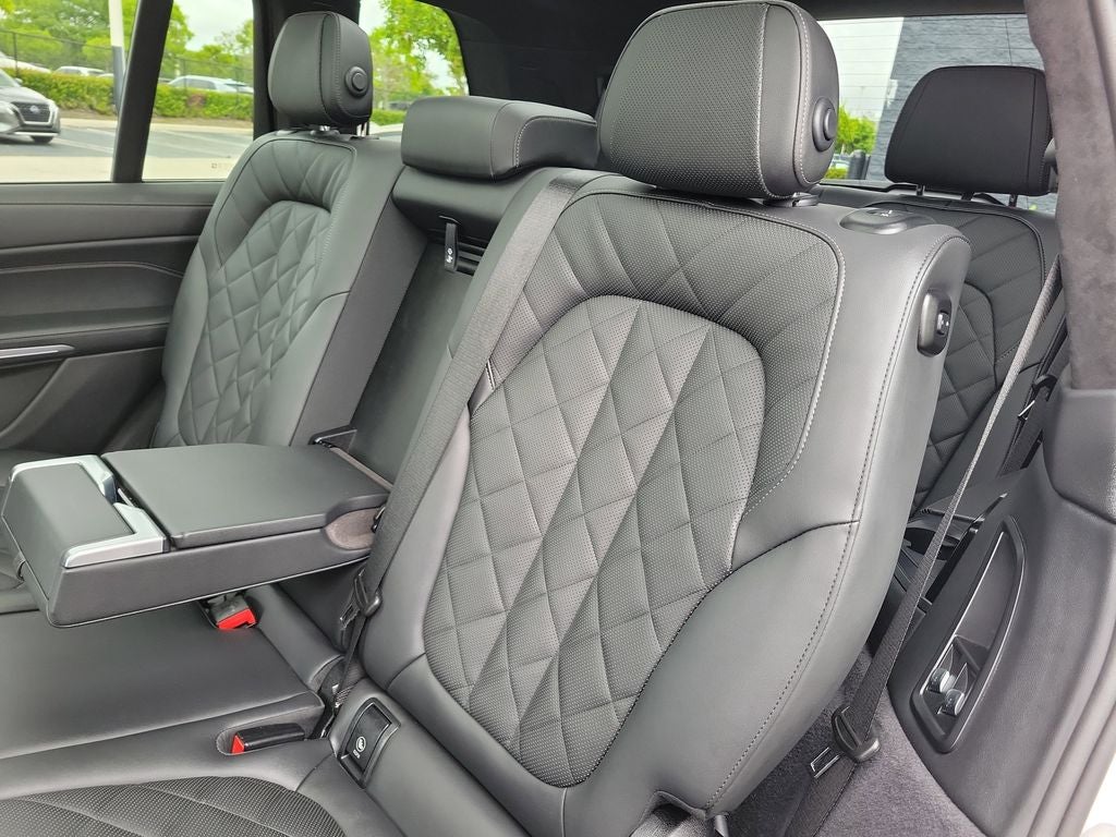 2025 BMW X7 xDrive40i M