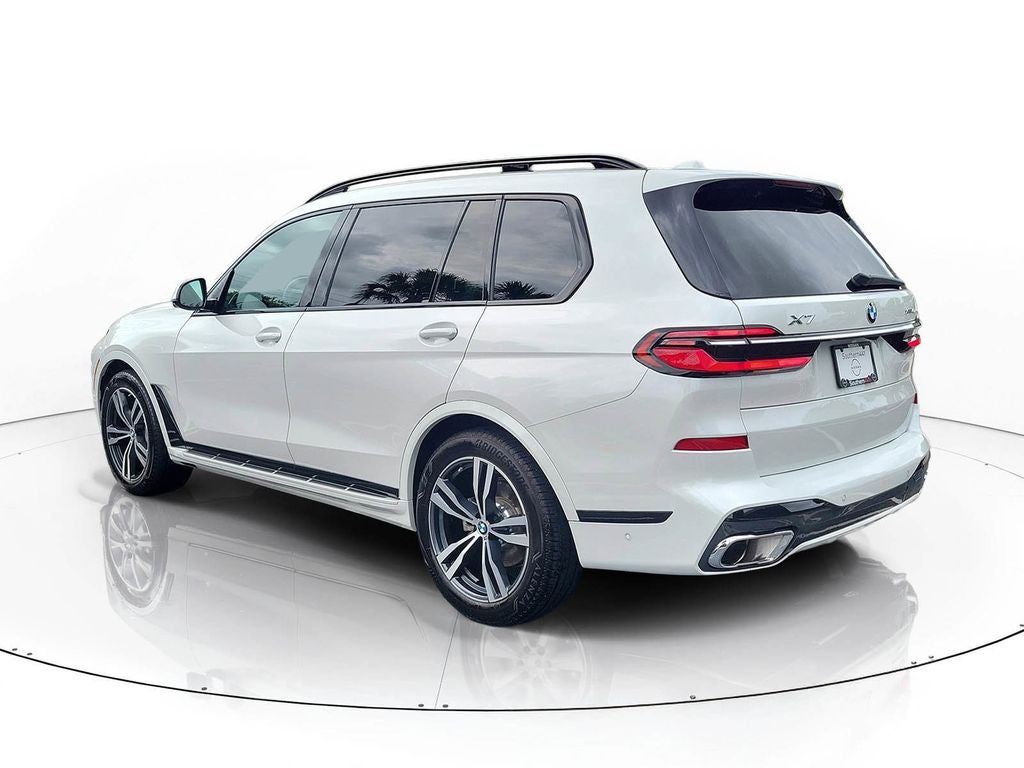 2025 BMW X7 xDrive40i M