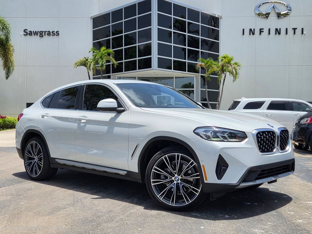 2025 BMW X4 xDrive30i