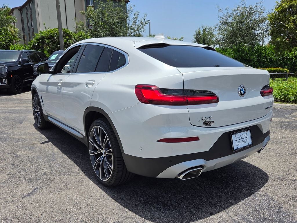2025 BMW X4 xDrive30i