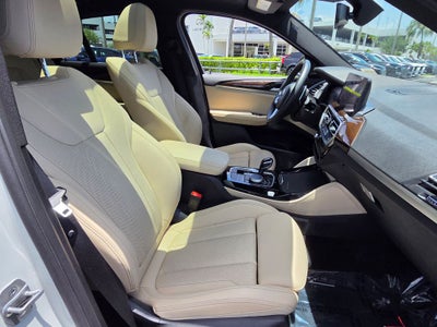 2025 BMW X4 xDrive30i