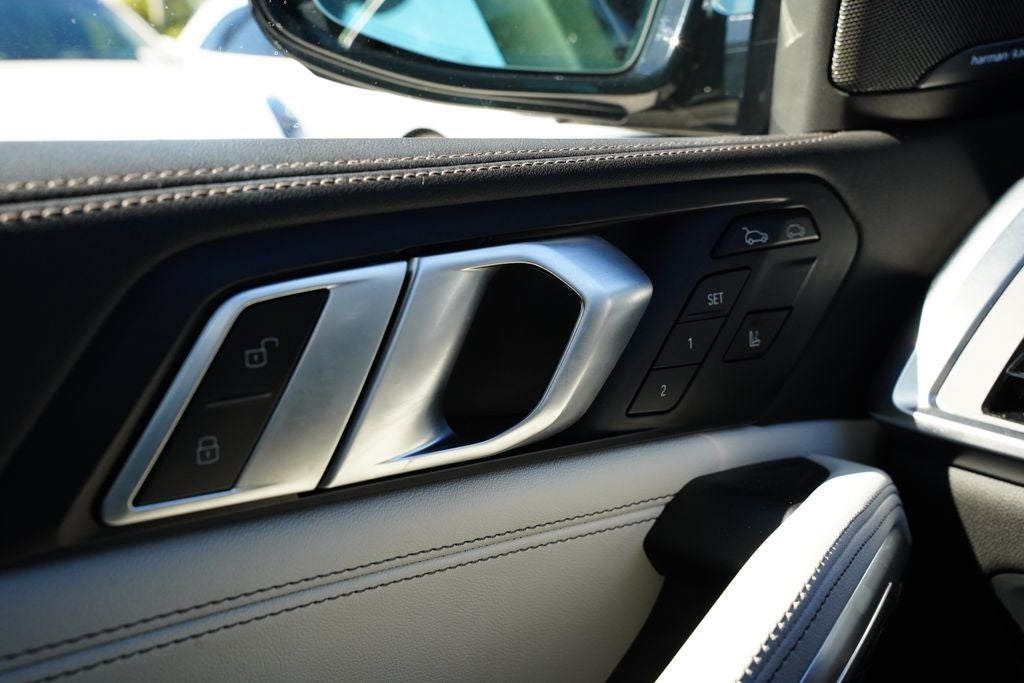 2025 BMW X6 xDrive40i