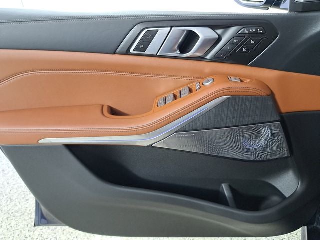 2025 BMW X7 ALPINA XB7