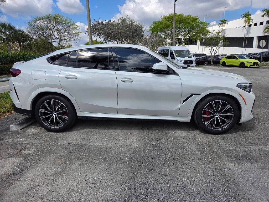 2022 BMW X6 M50i