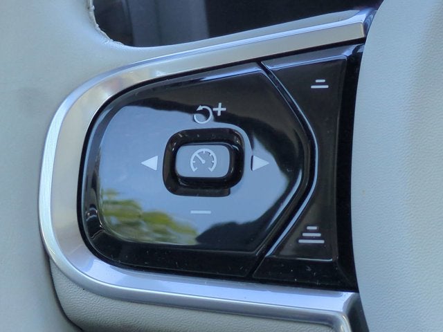 2023 Volvo S60 Ultimate Bright Theme