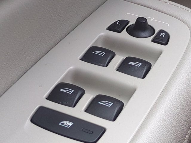 2024 Volvo S60 Core Dark Theme
