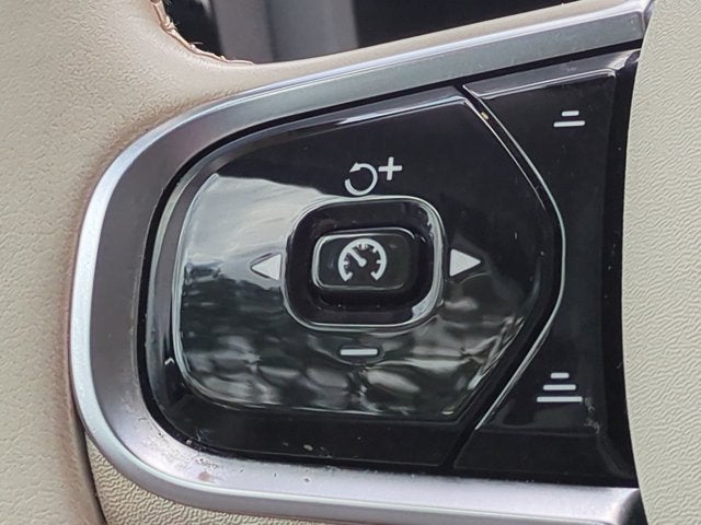 2024 Volvo S60 Core Dark Theme