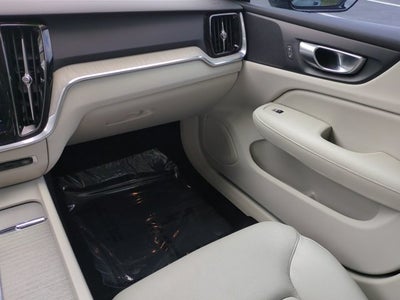 2024 Volvo S60 Plus Dark Theme