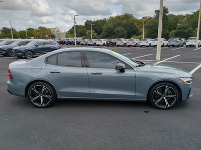2024 Volvo S60 Plus Dark Theme