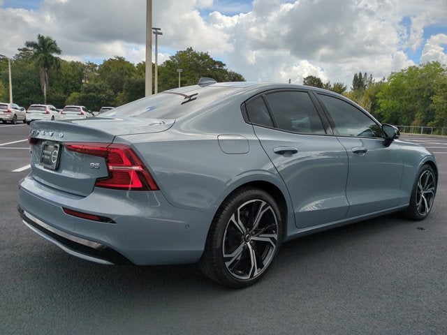 2024 Volvo S60 Plus Dark Theme