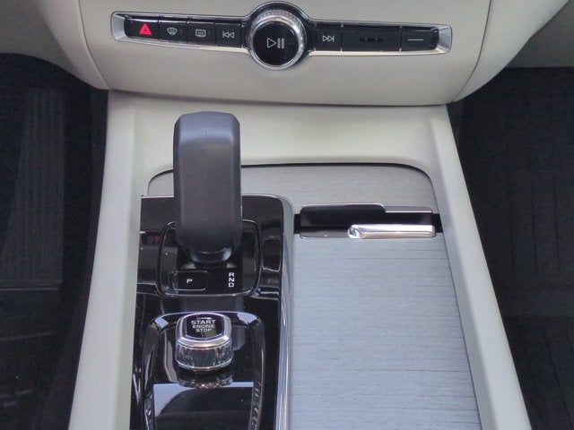 2024 Volvo S60 Plus Dark Theme
