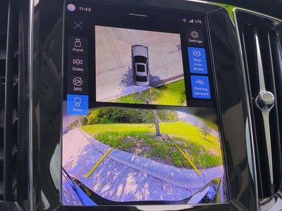 2024 Volvo S60 Plus Dark Theme