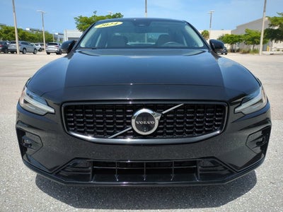 2024 Volvo S60 Plus Dark Theme