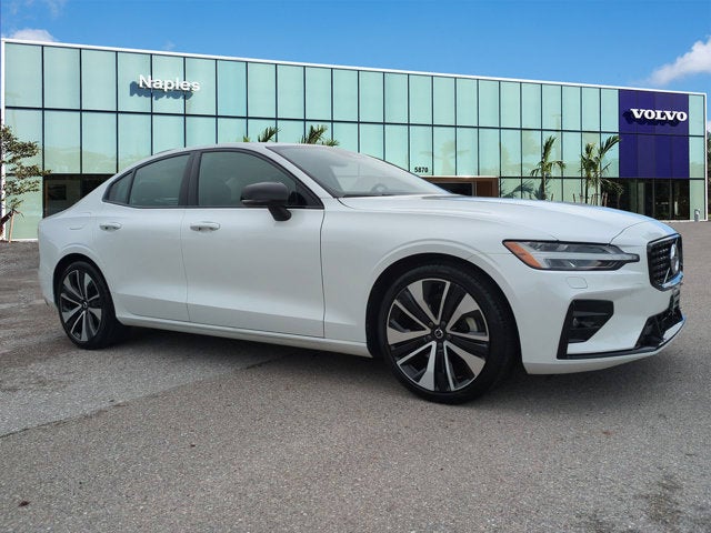 2022 Volvo S60 Momentum