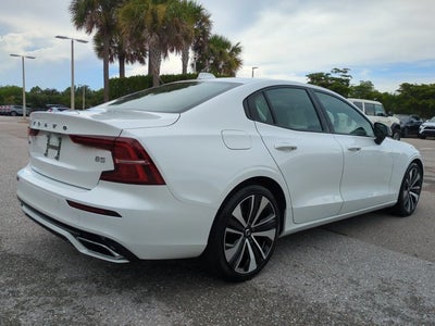 2022 Volvo S60 Momentum