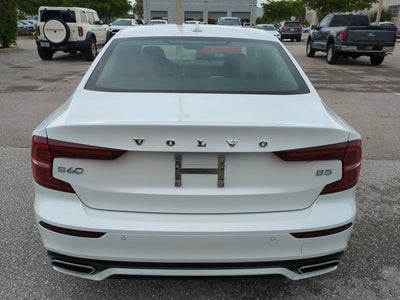 2022 Volvo S60 Momentum
