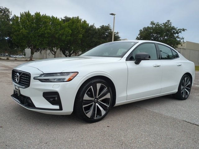 2022 Volvo S60 Momentum