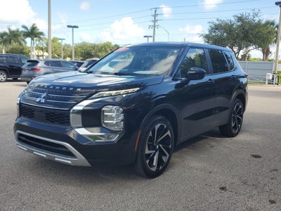 2024 Mitsubishi Outlander SE