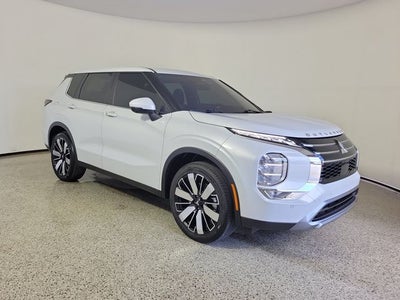 2026 Mitsubishi Outlander SE