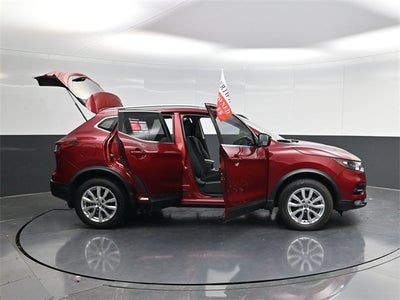 2022 Nissan Rogue Sport SV