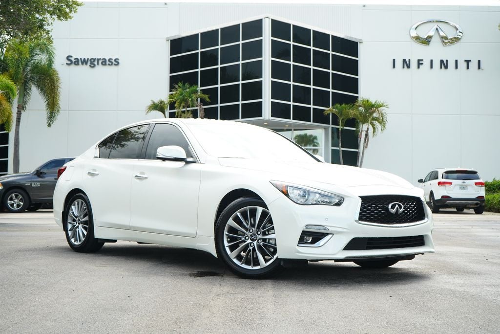 2023 INFINITI Q50 LUXE