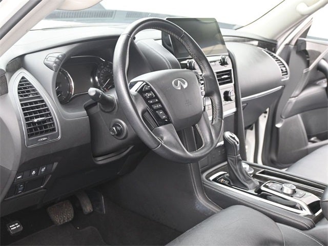 2024 INFINITI QX80 LUXE