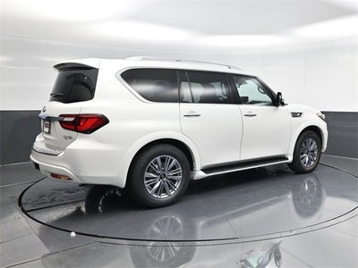 2024 INFINITI QX80 LUXE