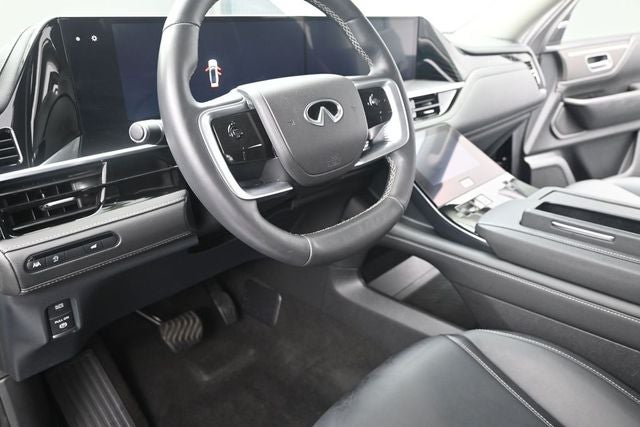 2025 INFINITI QX80 PURE