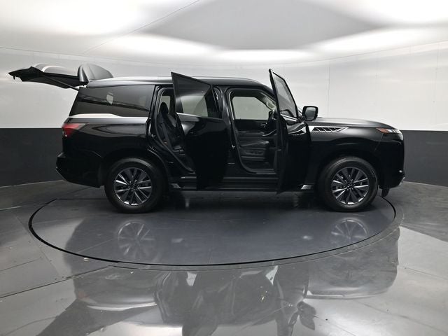2025 INFINITI QX80 PURE