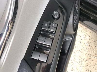 2022 Toyota Prius XLE