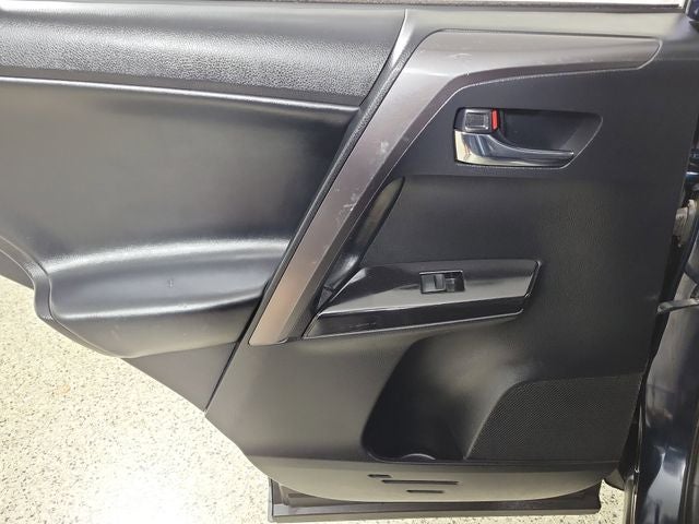 2018 Toyota RAV4 Hybrid SE