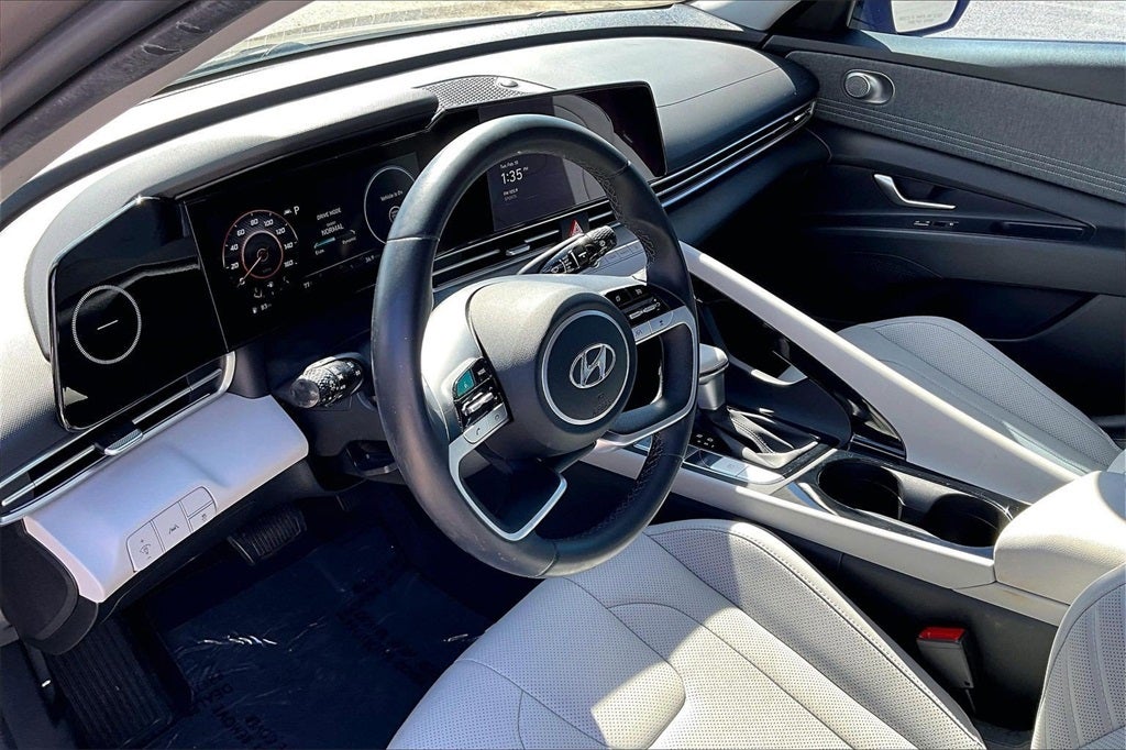 2022 Hyundai Elantra Limited