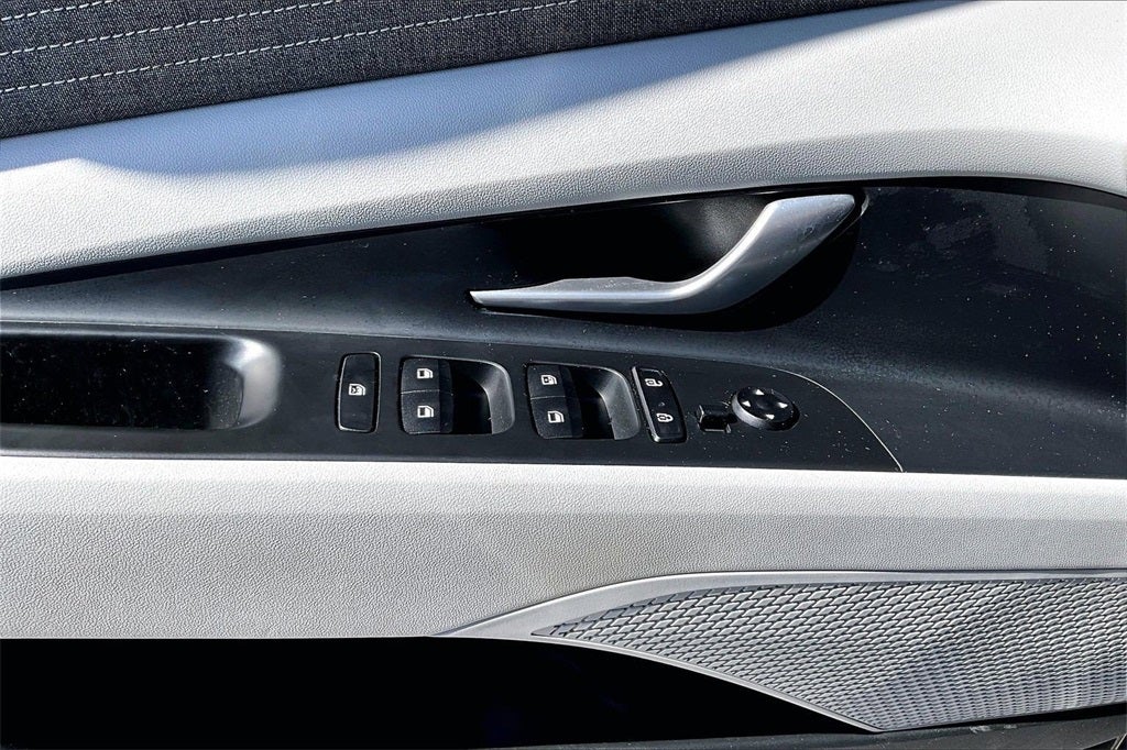 2022 Hyundai Elantra Limited