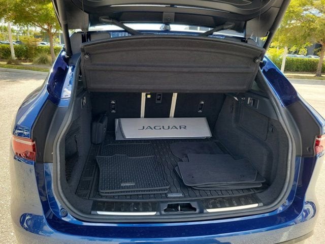 2021 Jaguar F-PACE P400 R-Dynamic S